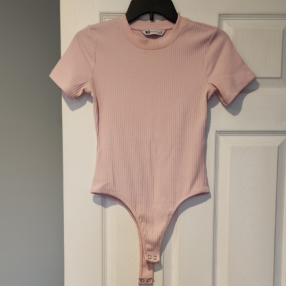 Pink Ribbed One Piece Short Sleeve Bodysuit Size Medium